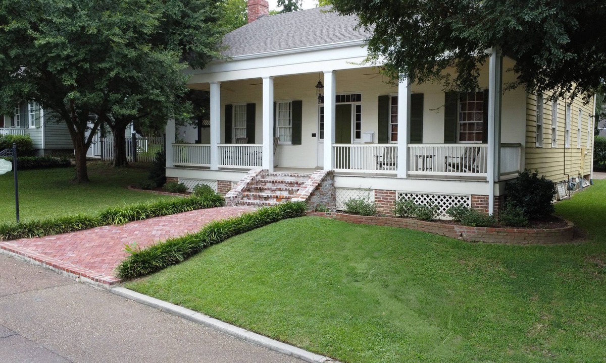 Natchez House | Elmsley Cottage, charm and spaciousness in Natchez, Mississippi