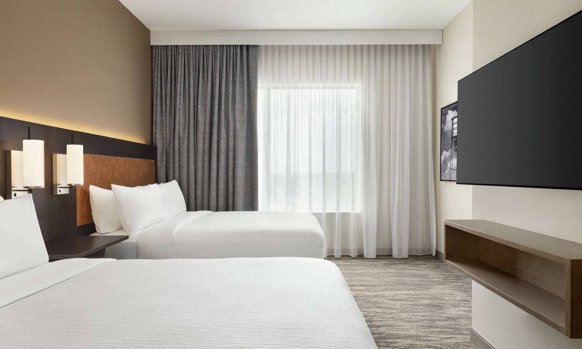 Round Rock Hotel | Embassy Suites by Hilton Round Rock