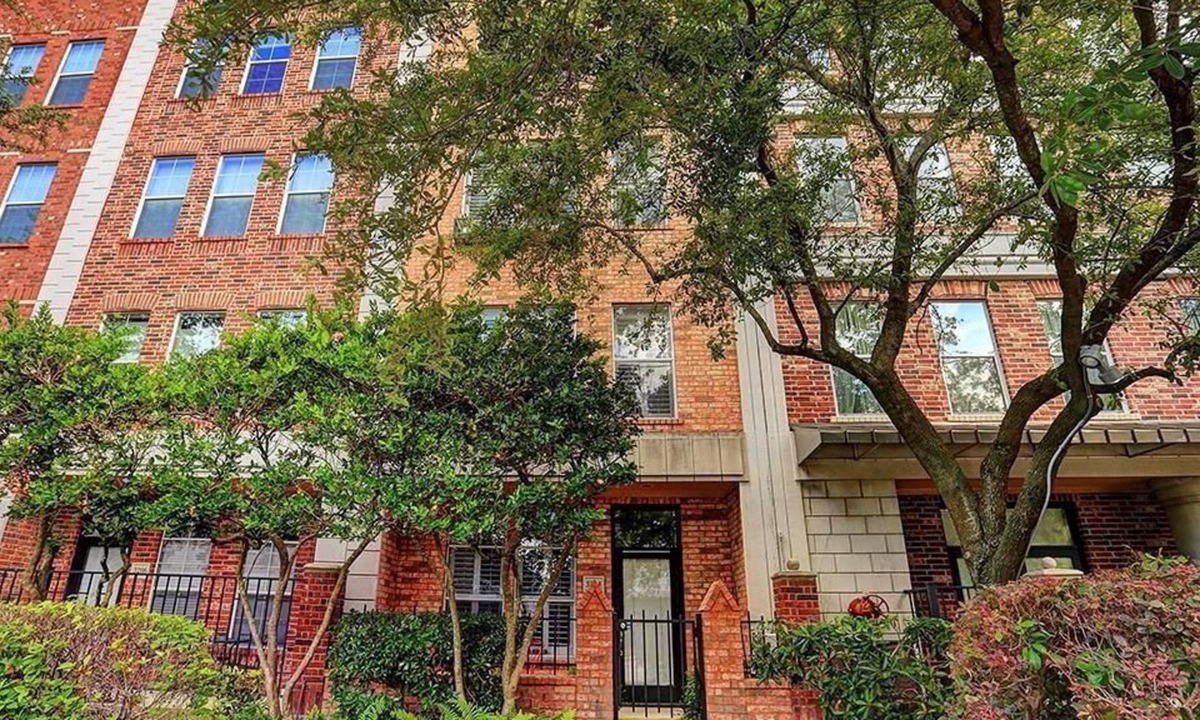 Midtown House | Entire Downtown Luxury Townhome
