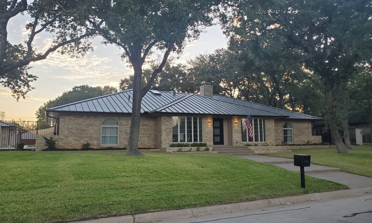 Ederville House | Exceptional contemporary w/pool, near stadiums, TCU and hospitals