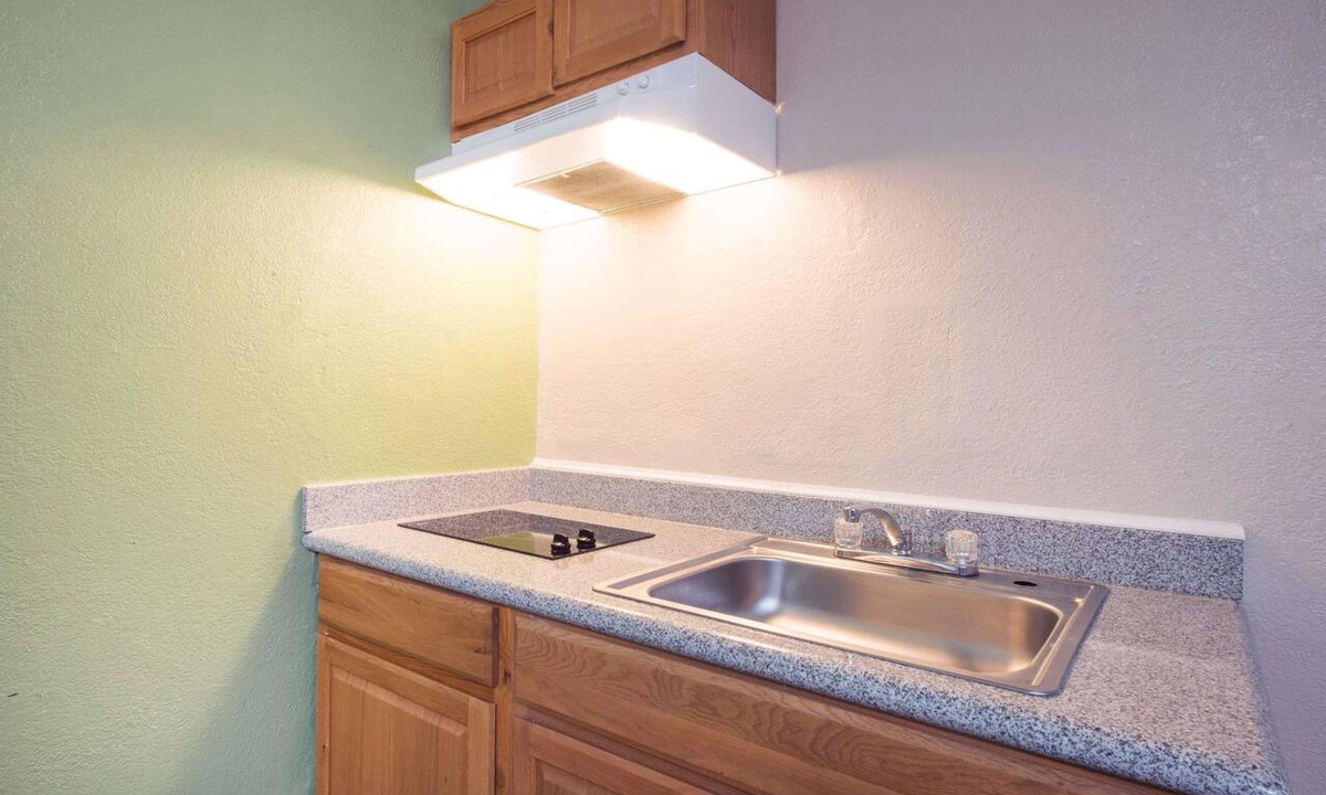 Eagle Pass Hotel | Executive Inn and Kitchenette Suites