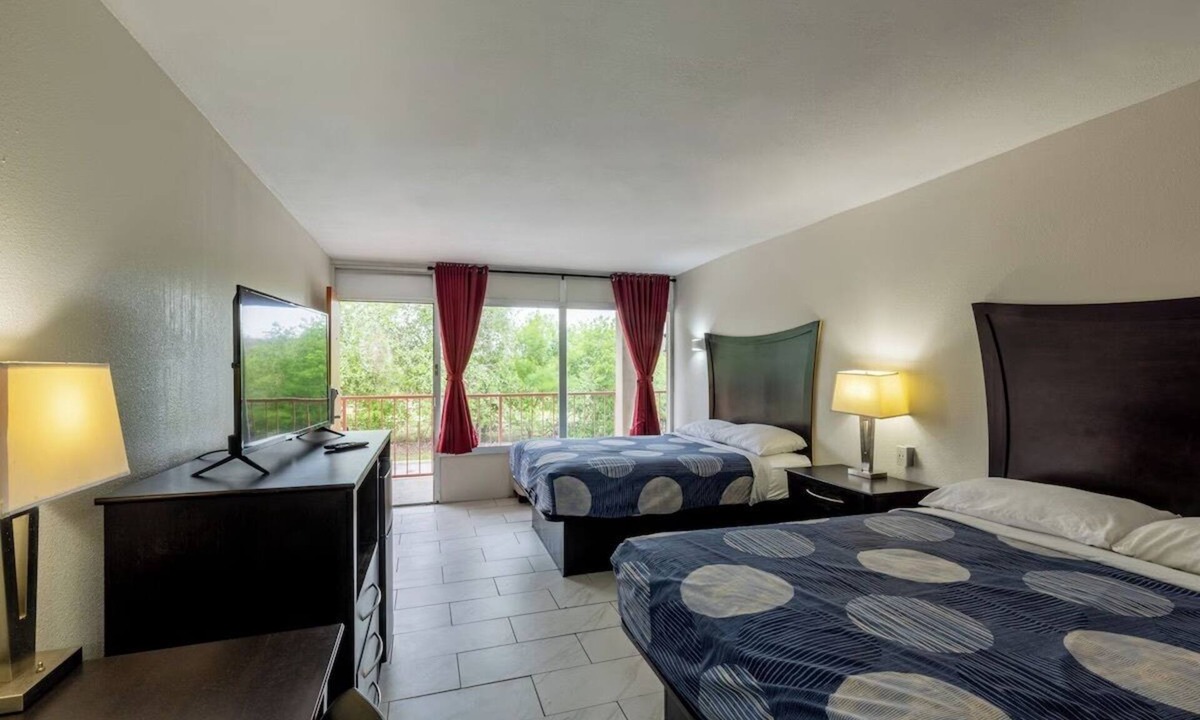 Beeville Hotel | Executive Inn