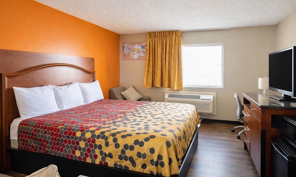 San Antonio Hotel | Express Inn & Suites San Antonio Near Sea World Medical Center