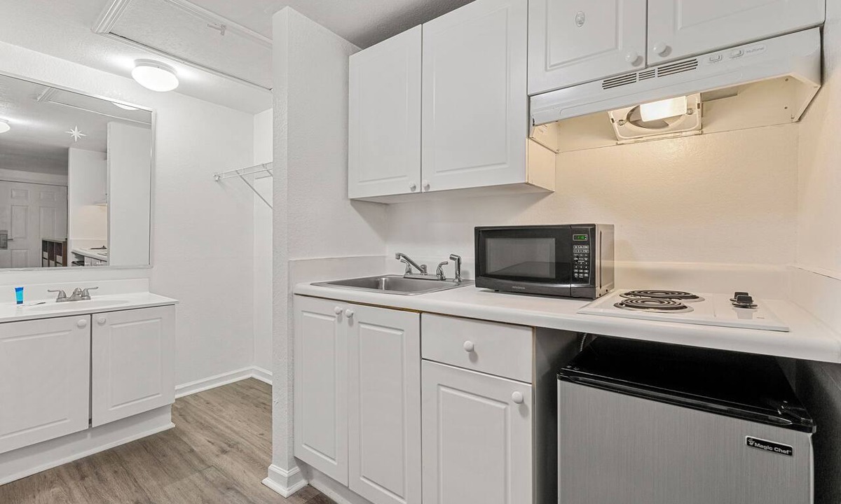 Montgomery Hotel | Extended Stay Studios