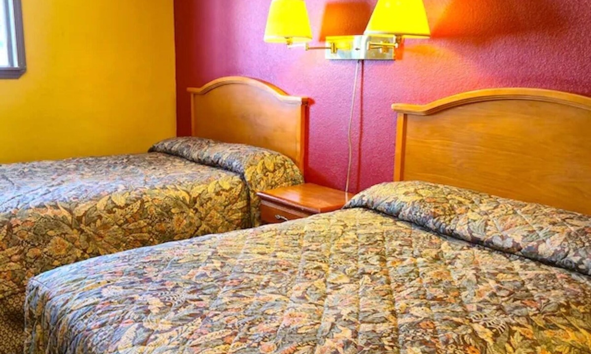 Sulphur Hotel | Family-Friendly Room w/Free Parking, Close to Frasch Park Golf Course