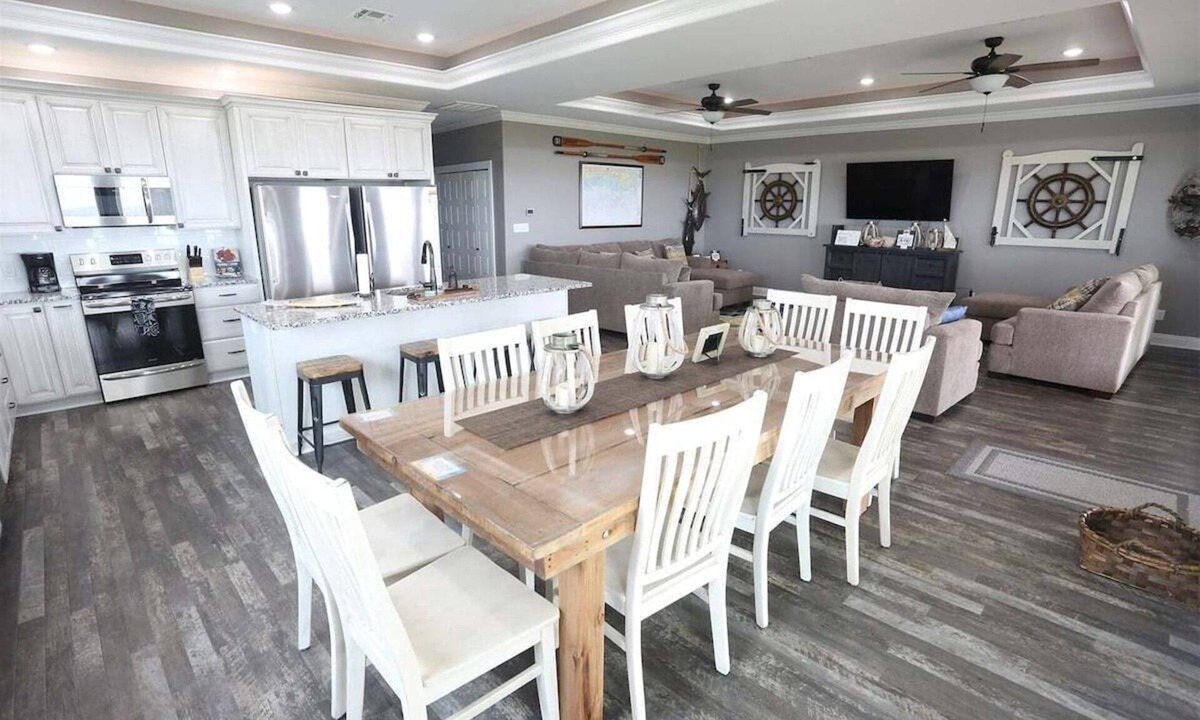 Grand Isle House | Family Tides - Beachfront - Island Realty
