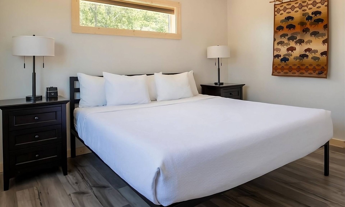 Boardman Hotel | Fantastic Sunsets & the Best Views! Gorgeous Room w/Outdoor Pool & Free Parking
