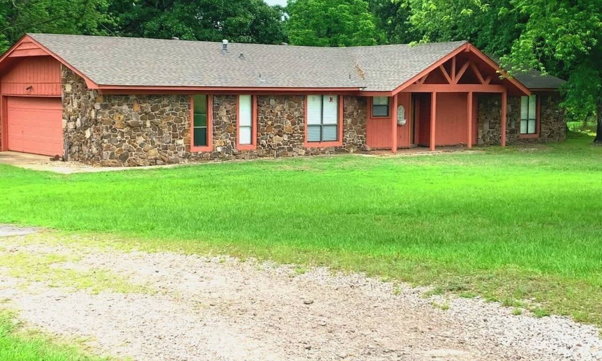 Cecil House | Farm Family Living in Lavaca