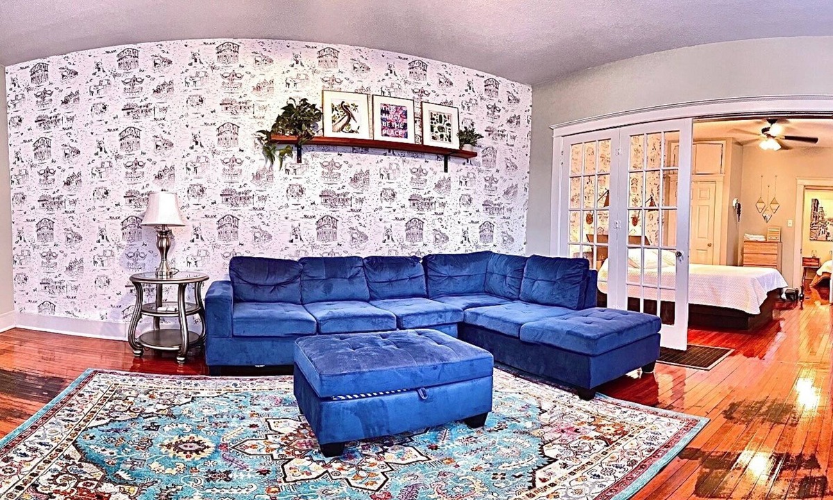 Milan Apartment | Festive 2 Bedroom Uptown New Orleans
