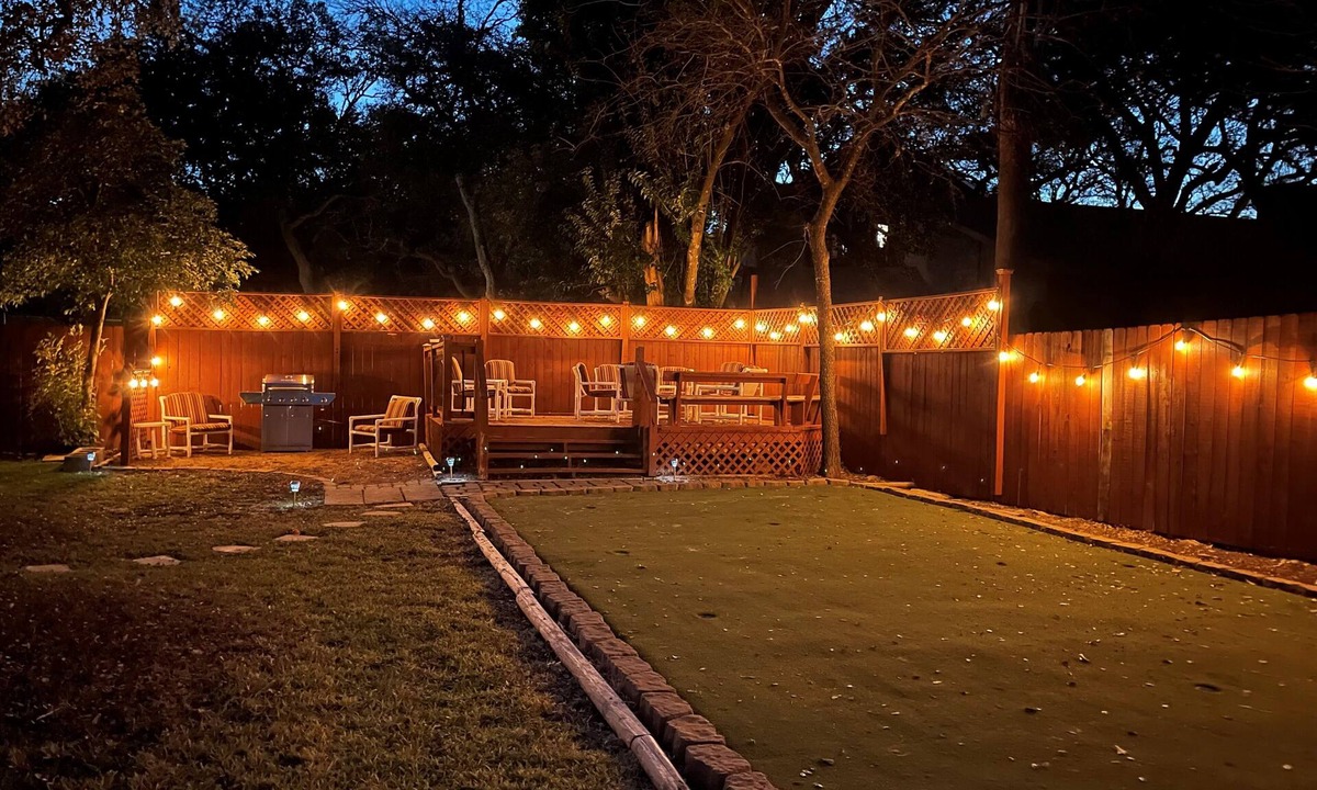 Whispering Oaks House | Fiesta Texas, Riverwalk, Pearl-5 Bdrm-4 Kings-Golf,Ping-Pong-4 TVs-Hi-Spd WIFI