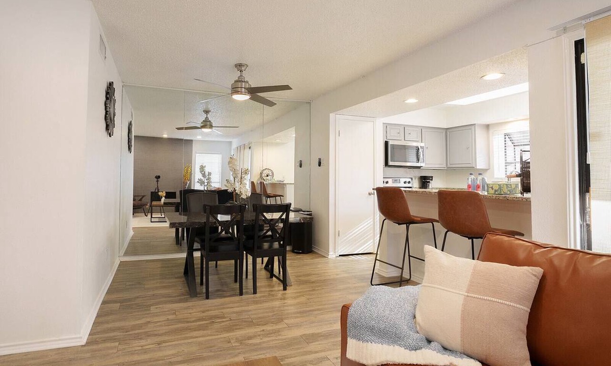 Far North Dallas Condo | FIFA 26 Easy access to stadium. Cozy 1BR condo in fantastic North Dallas w Pool