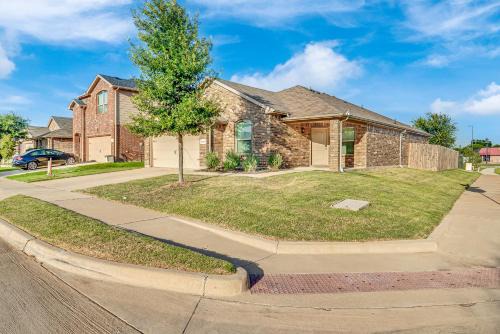Fort Worth House | Fort Worth Gem Near FIFA World Cup & Dinings