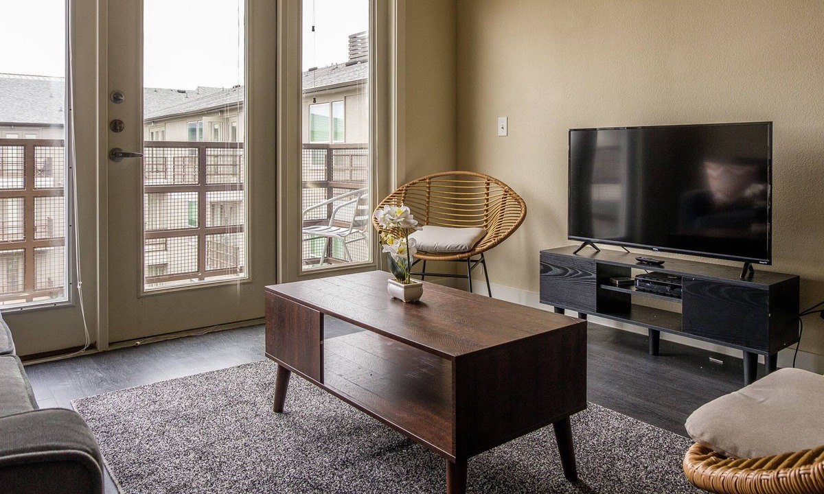 Fort Worth Cultural District Apartment | FRONTDESK West 7th District Apts Fort Worth