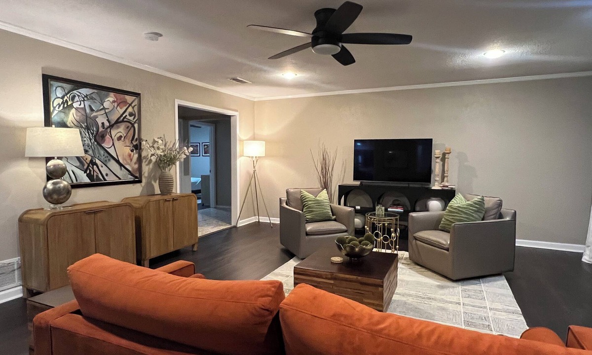 Gainesville House | Gainesville Getaway. Newly remodeled home minutes from WinStar and NCTC