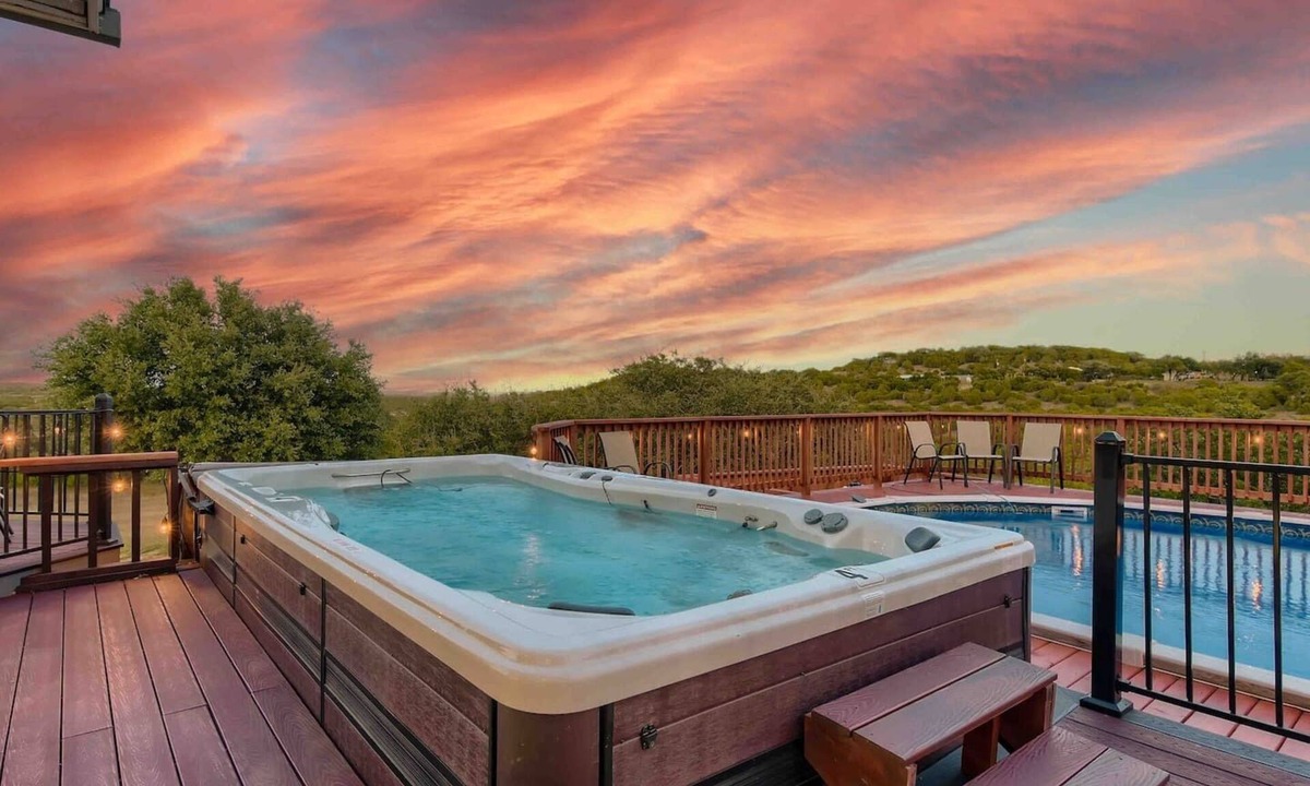 Spicewood House | Gated 10-Acre Compound | Sleeps 28 | Game Room