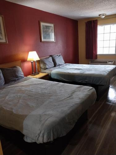 Jackson Apartment | Gated 2 Queen Beds Hotel Room 111