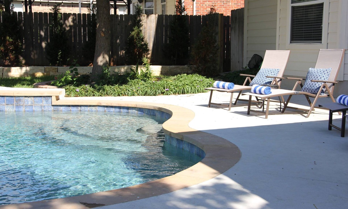 Cat Hollow House | Gathering Place with Heated Pool, Hot Tub and 7 Bedrooms