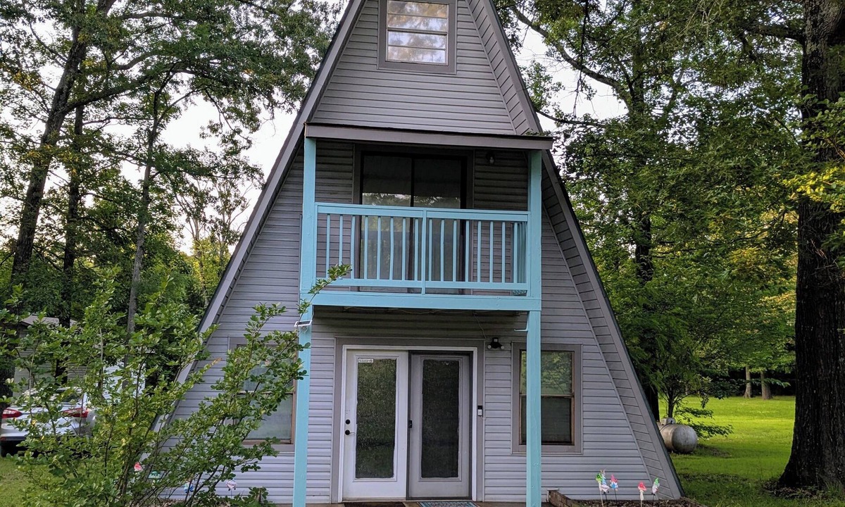 Murfreesboro House | Gnome Home A-Frame near Lake Greeson & Crater of Diamonds