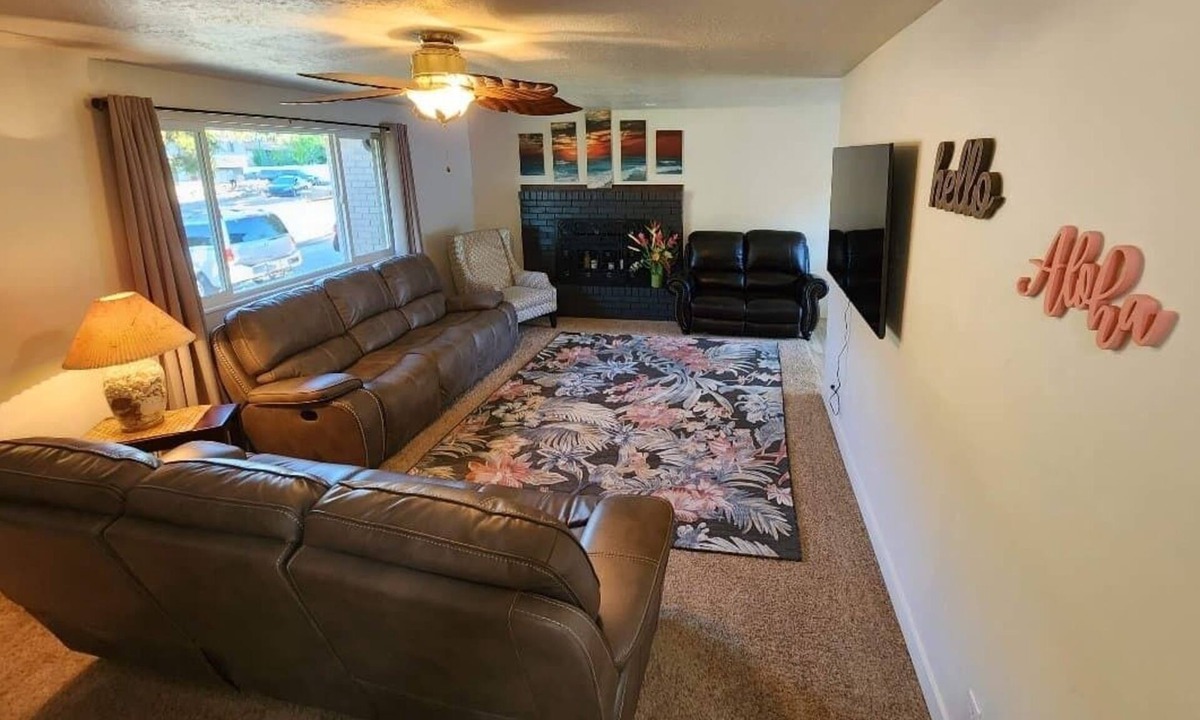 Sunset Heights House | Gorgeous island-themed retreat sleeps 30 in Orem, UT!