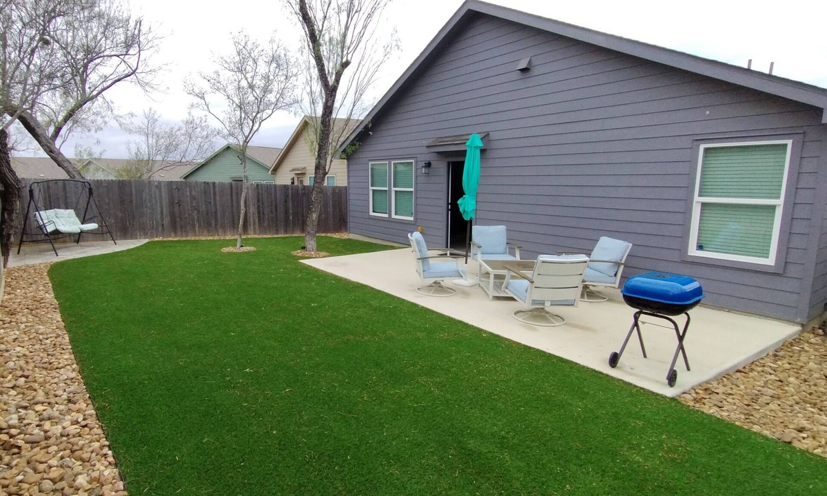 Southside House | Graduation 4BR 8 Min Lackland BMT Game Room Family-Friendly SeaWorld