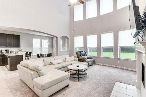 Iowa Colony House | Grand Family Home w/Patio & Fenced Yard in Arcola