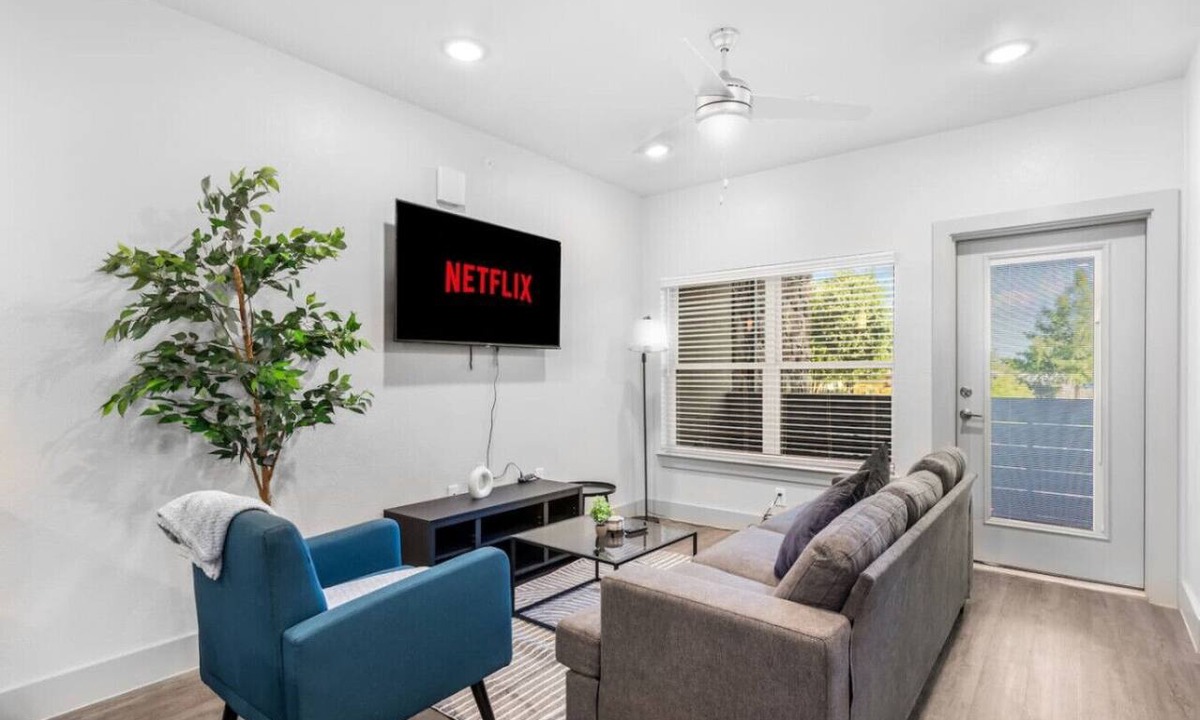 Grand Prairie Apartment | Grand Prairie 1BR | IKEA, Epic Waters, Bass Pro