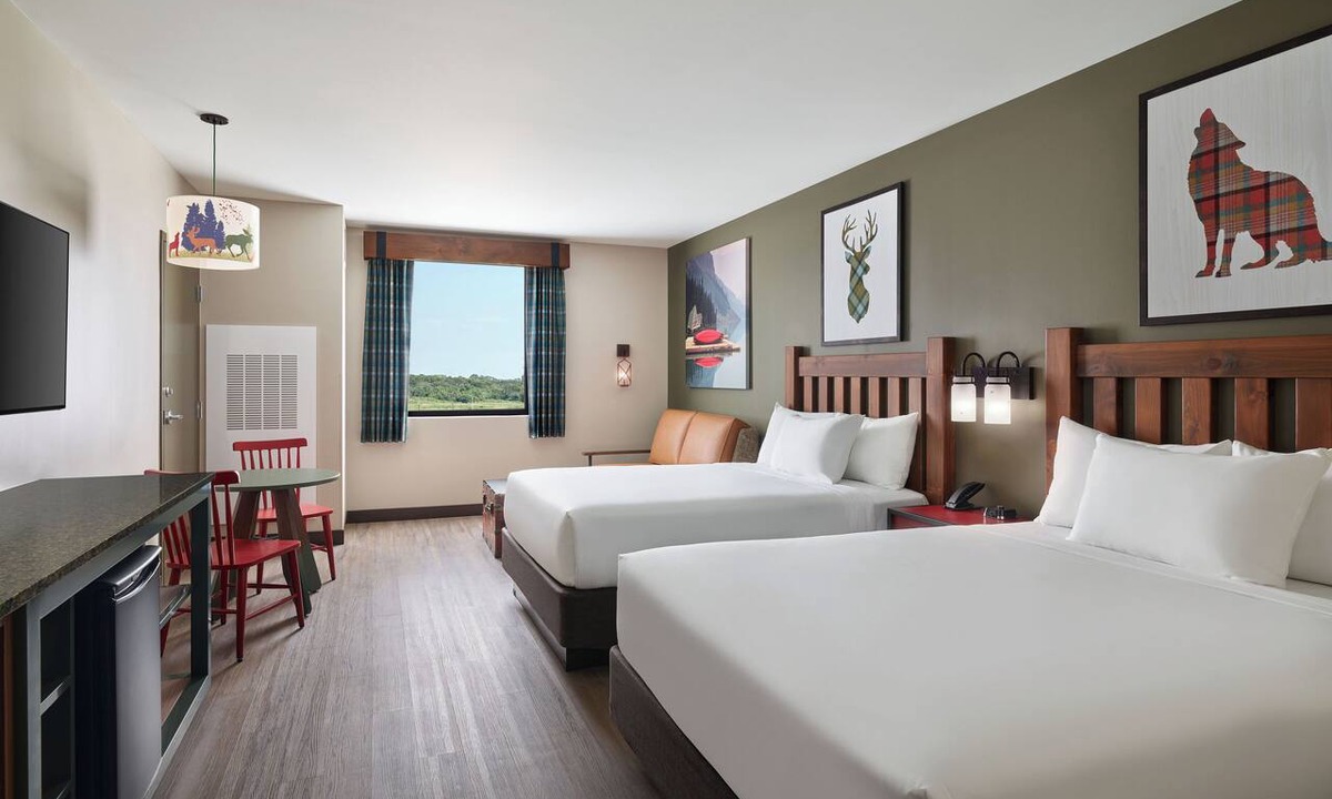 Webster Hotel | Great Wolf Lodge Webster