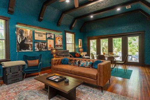 Gulf Hills House | Gulf Hills Speakeasy - 3 min to downtown OS
