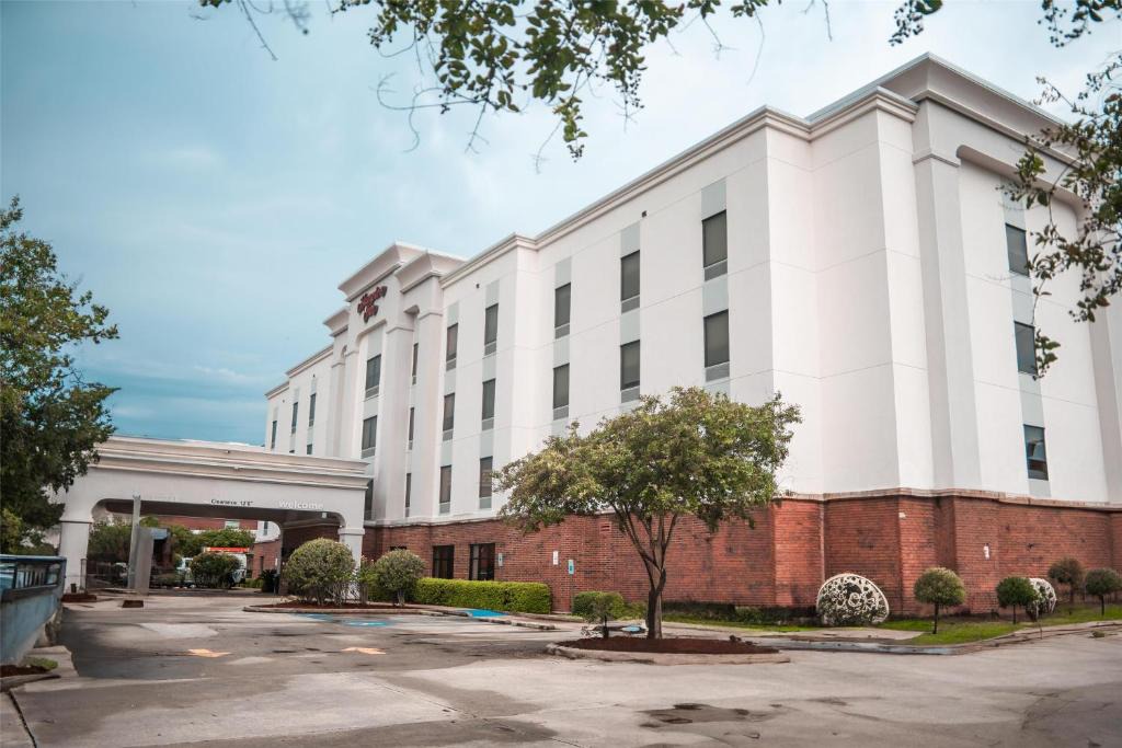 Gonzales Hotel | Hampton Inn Gonzales