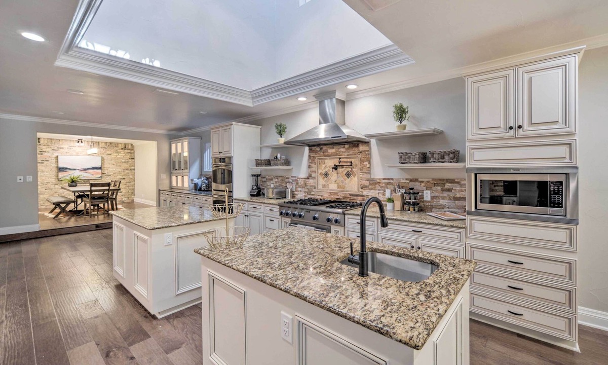 Helotes House | Helotes Hill Country Hideaway w/2 Decks!