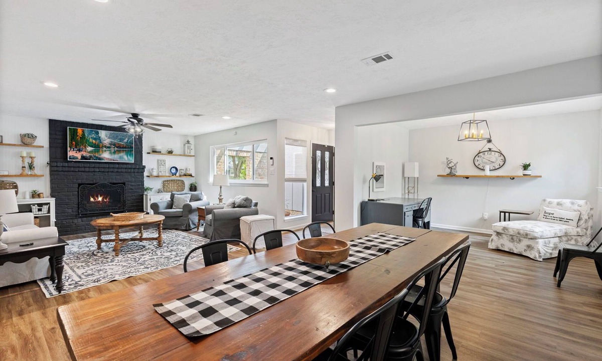 Shenandoah House | Hickory Haven-The Woodlands-EV CHARGER