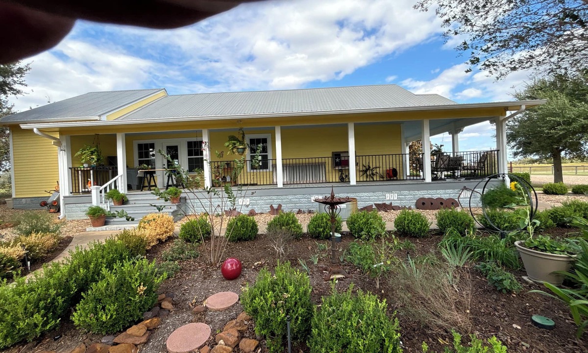 Red Rock House | High Point 1891 Charming Farmhouse in Red Rock on six acres with 2 zone AC, WiFi