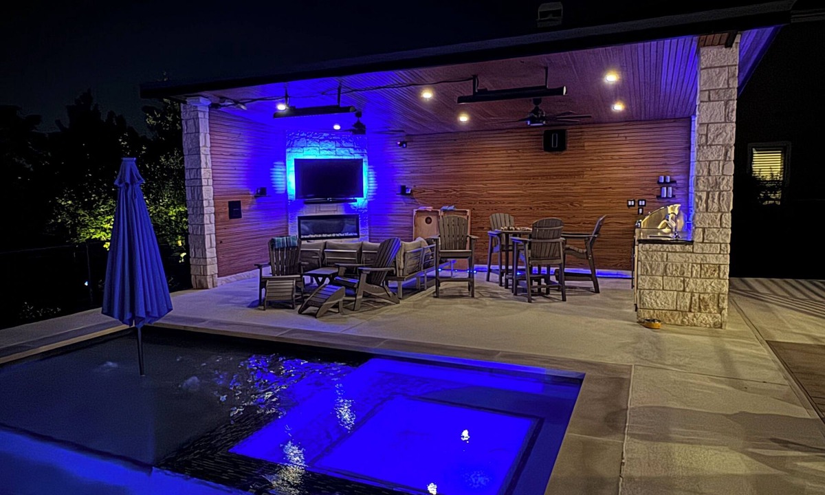 Flintrock Falls House | Hilltop Haven Retreat in Texas Hill Country. Kid/Pet friendly. Pool & Firepit