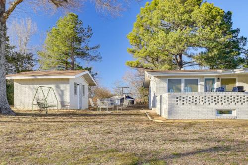 Quitman House | Historic Home Near Greers Ferry Lake: Pets Welcome