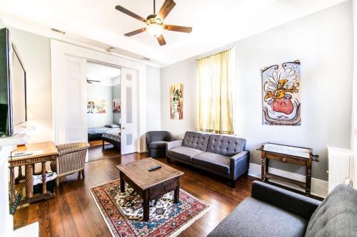 New Orleans House | Historic Treme Creole Cottage Historic Getaways W Pool