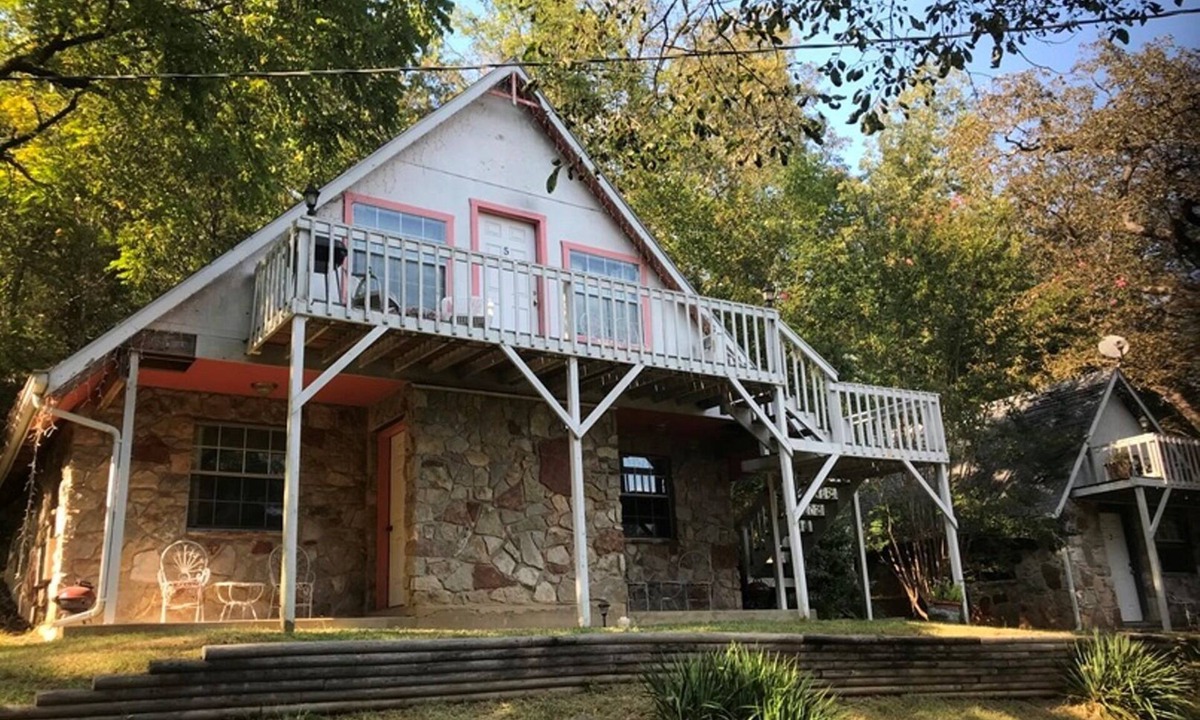 Jasper House | Historical Little Switzerland - Room 5
