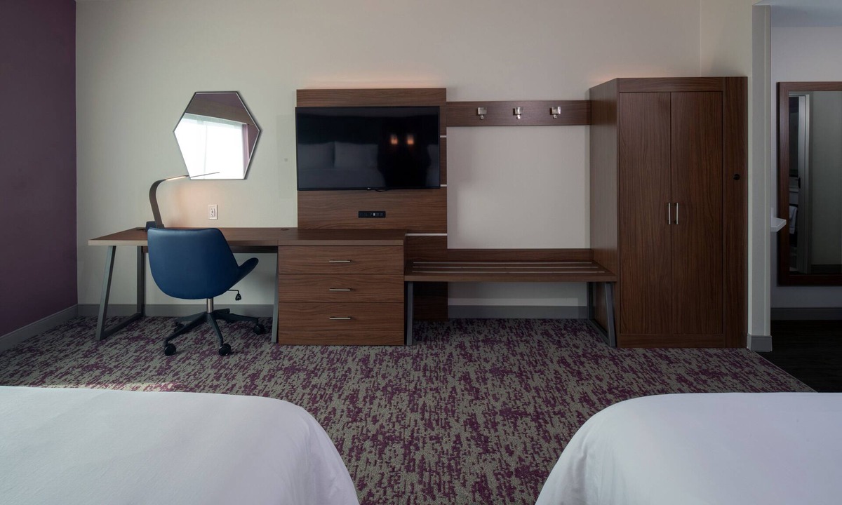 Downtown Little Rock Hotel | Holiday Inn Express and Suites Little Rock Downtown by IHG