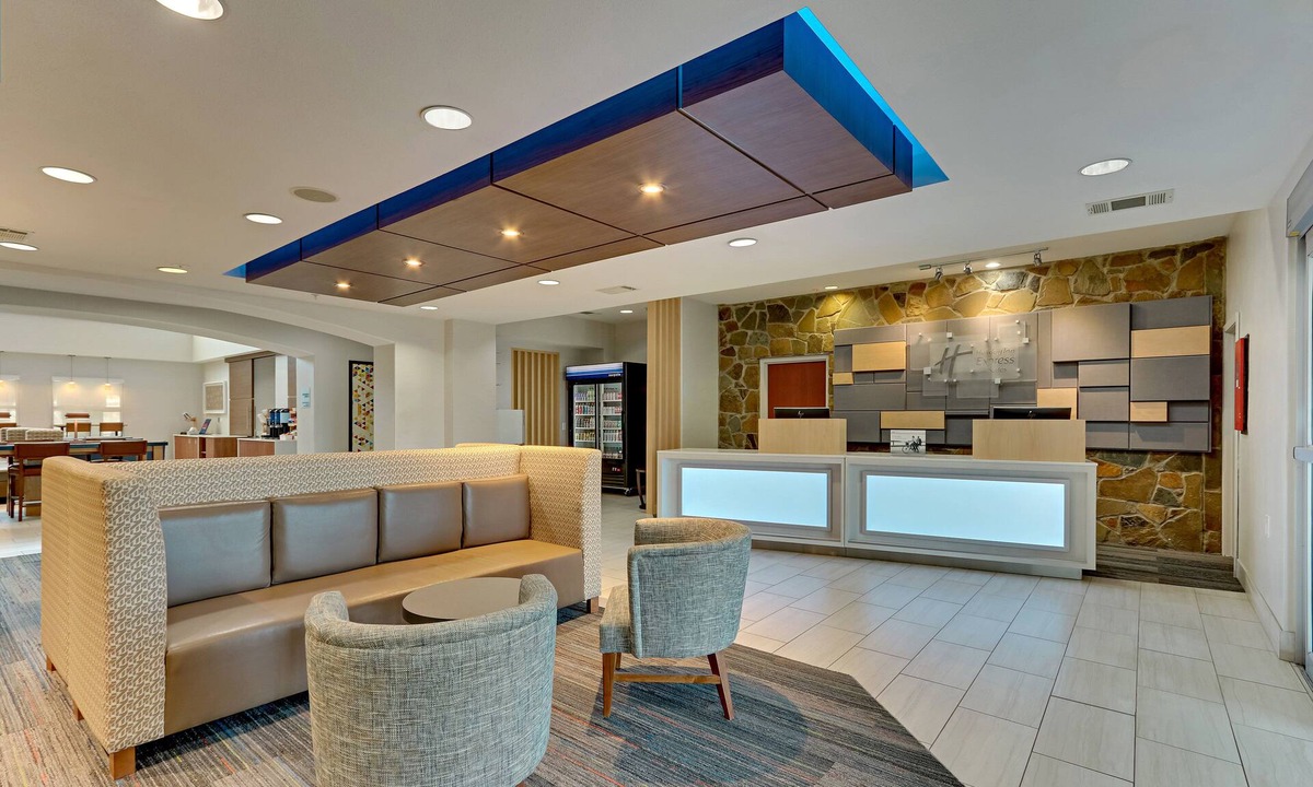 Weatherford Hotel | Holiday Inn Express Hotel & Suites Weatherford by IHG