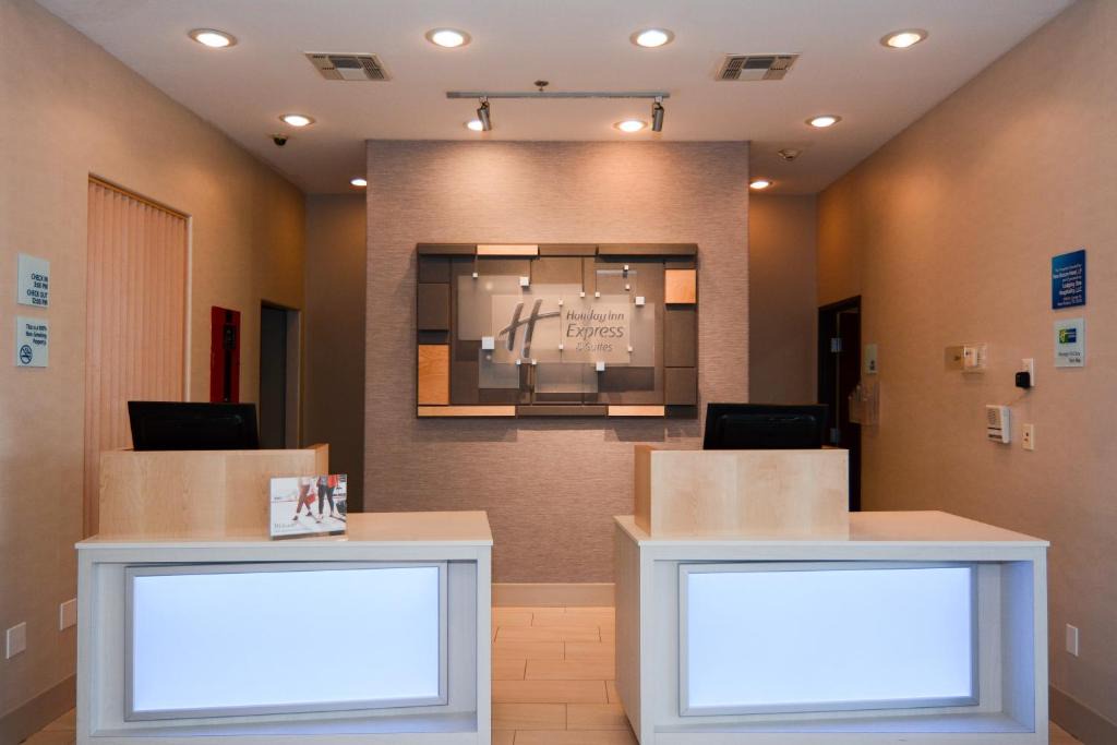 New Boston Hotel | Holiday Inn Express Hotel & Suites New Boston by IHG