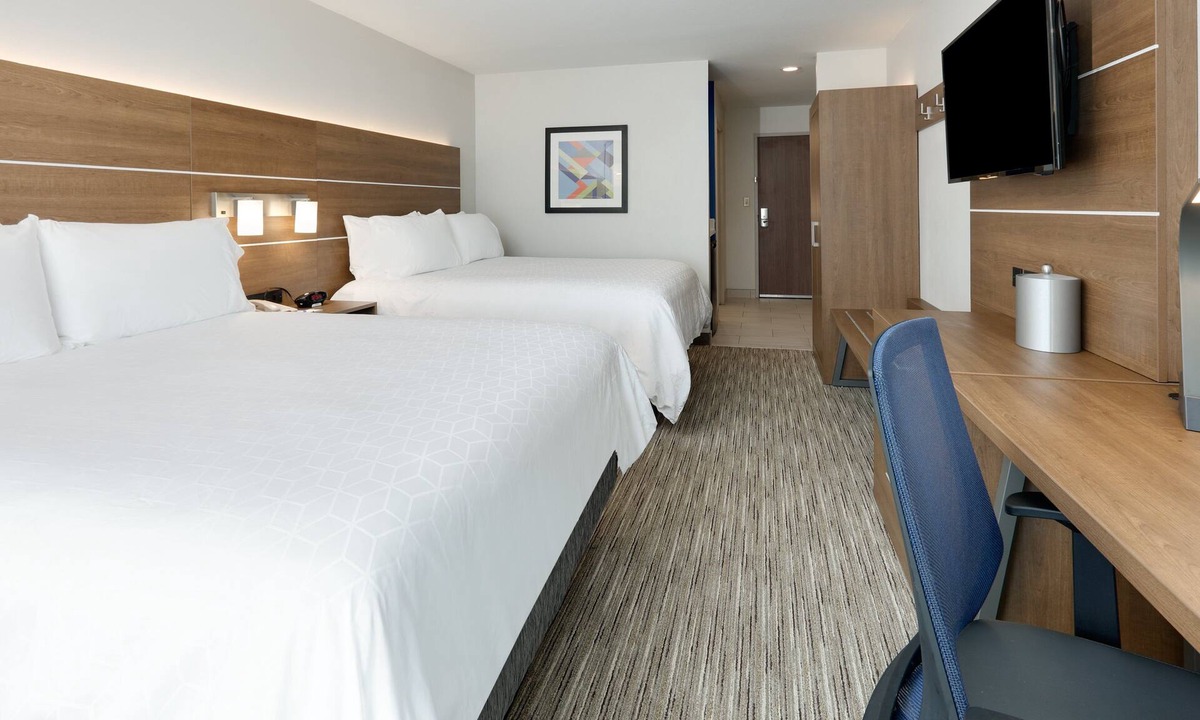 San Antonio Hotel | Holiday Inn Express & Suites San Antonio NW near SeaWorld by IHG