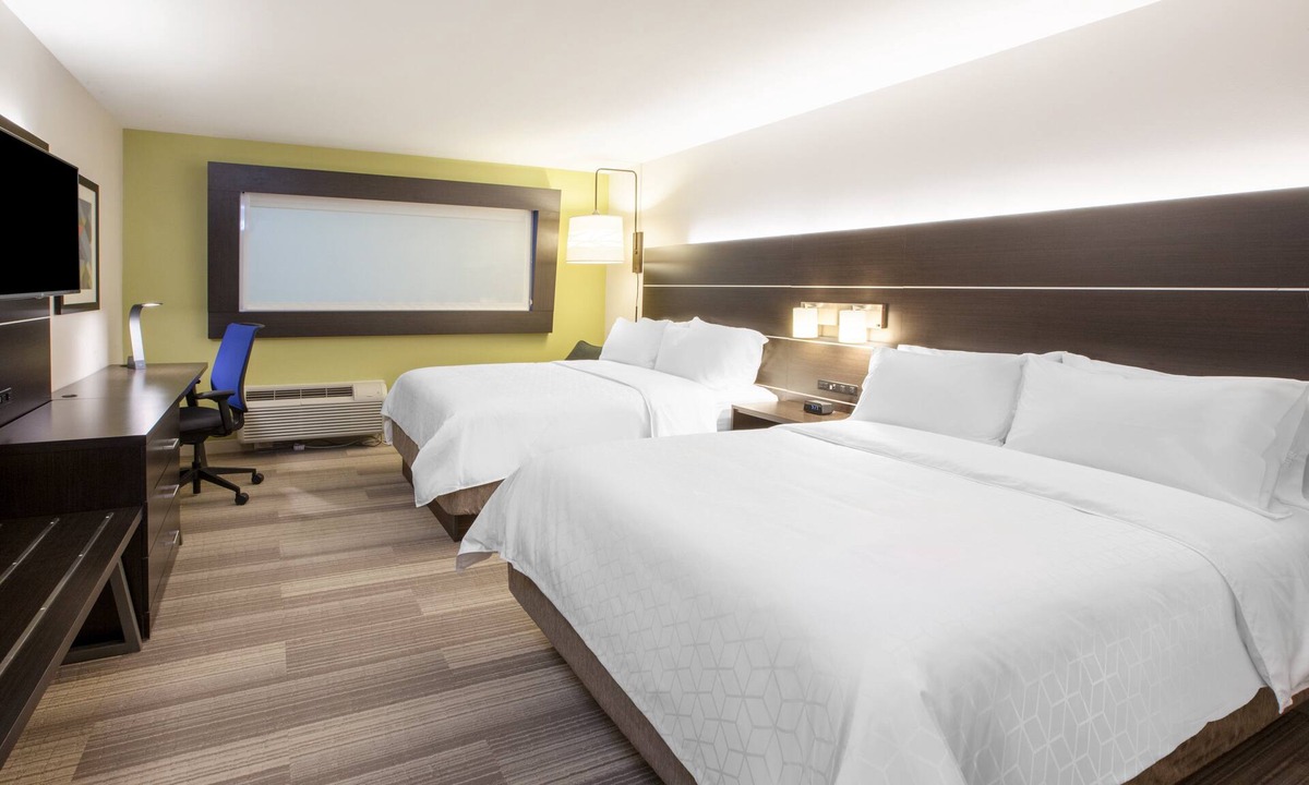 Stafford Hotel | Holiday Inn Express & Suites Stafford NW - Sugar Land by IHG