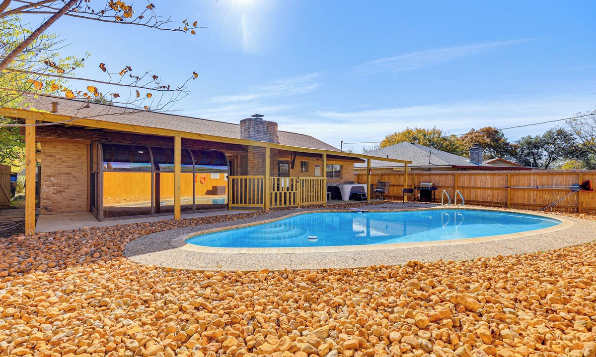 San Antonio House | Hot Tub, Pool & Game Room: San Antonio Family Gem