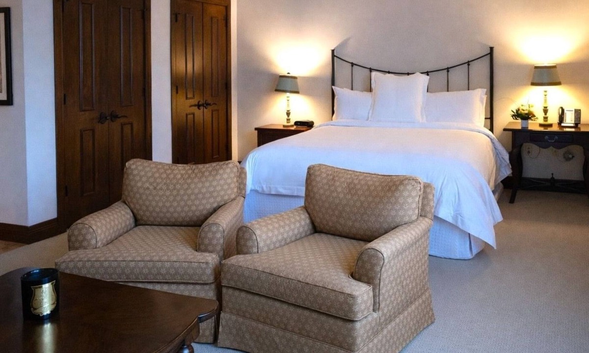 Uptown Hotel | Hotel Granduca | Two Junior Suite | Serene Suite w/Antique Furnishings