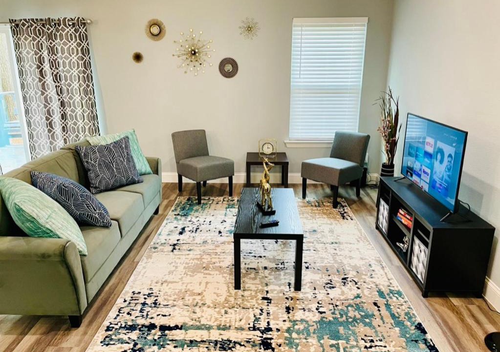 Panther Creek House | House 3 Bed, 2Bath, FREE Parking in The Woodlands