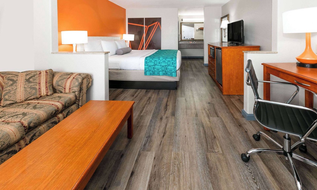 Lafayette Hotel | Howard Johnson by Wyndham Lafayette