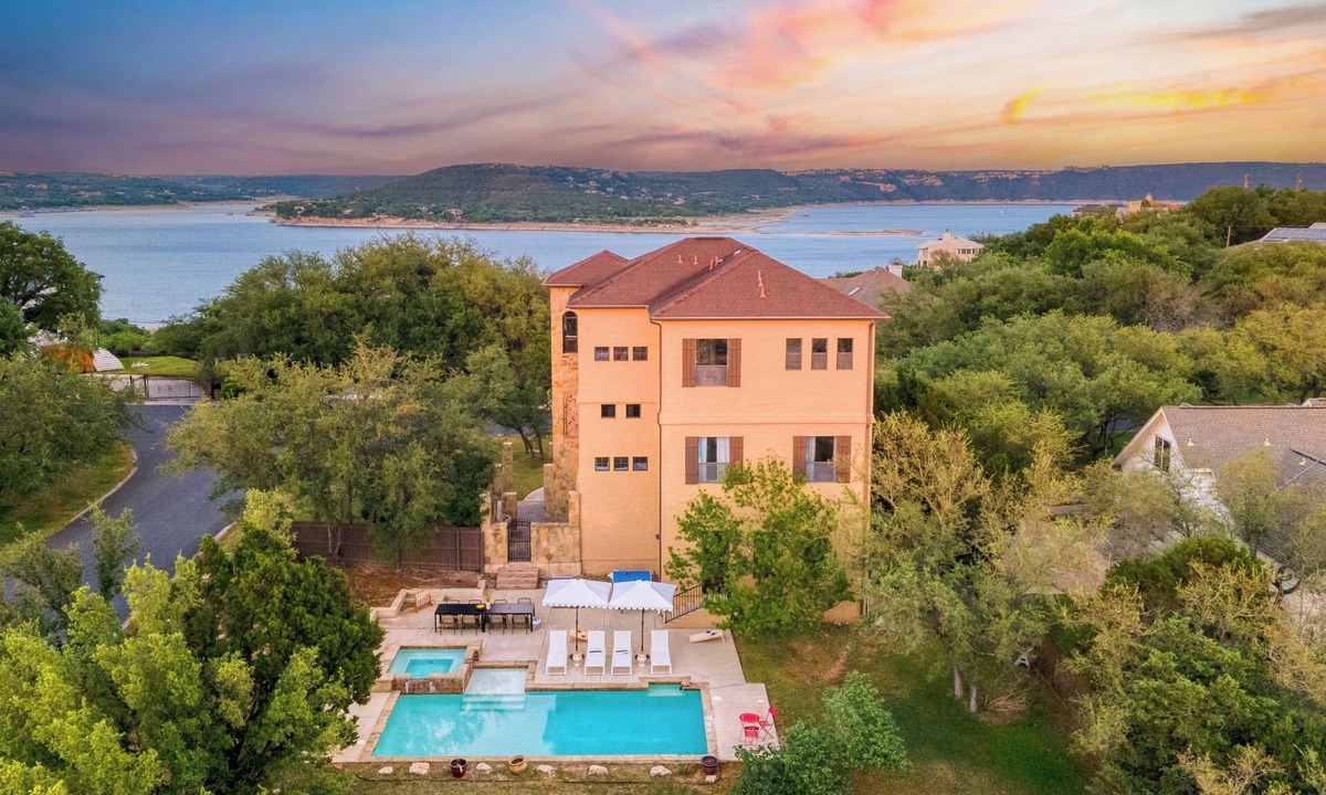 Travis Landing House | Hudson by AvantStay | Colorado River Views | Pool, Spa, Al Fresco Dining, Games