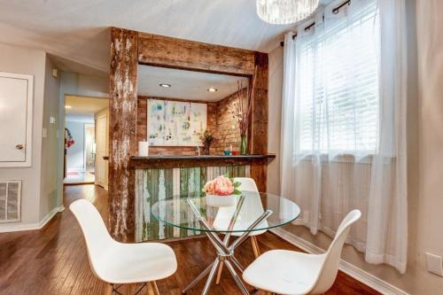 Faubourg Marigny Apartment | Huge 1 Bedroom Steps into the French Quarter