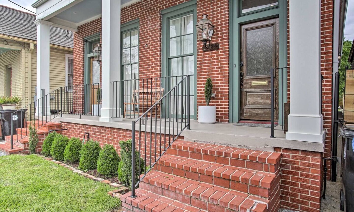 Bayou St. John House | Impeccable 2 Bed with outdoor space!