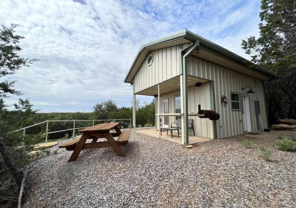 Jacksboro Villa | Inspiration Cabin at Lake Godstone