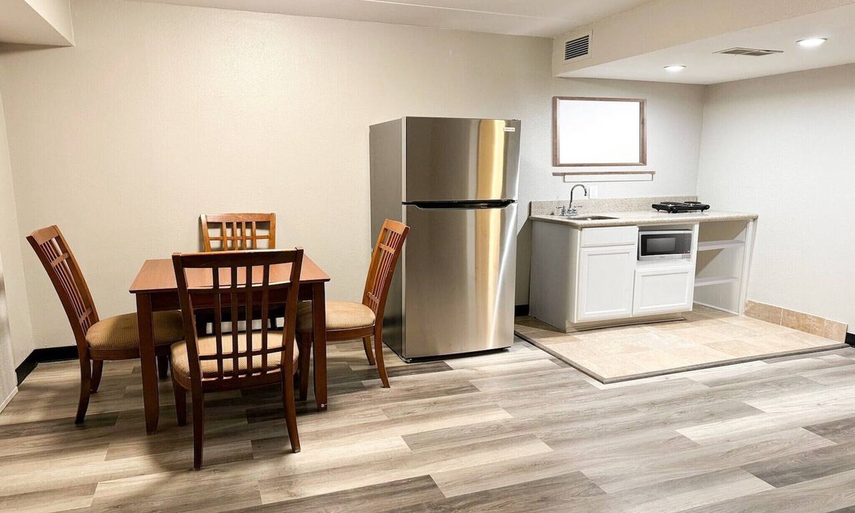 Tulsa Apartment | Junior Suite with Kitchenette